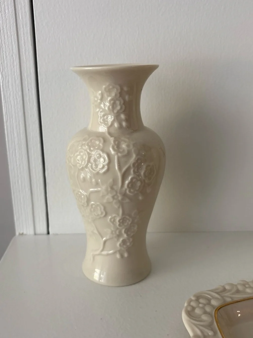 Lenox Cream Ceramic Floral Relief Vase Set with Gold Trim Accent